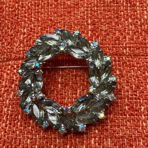 Beautiful Vintage brooch—1950’s-60’s